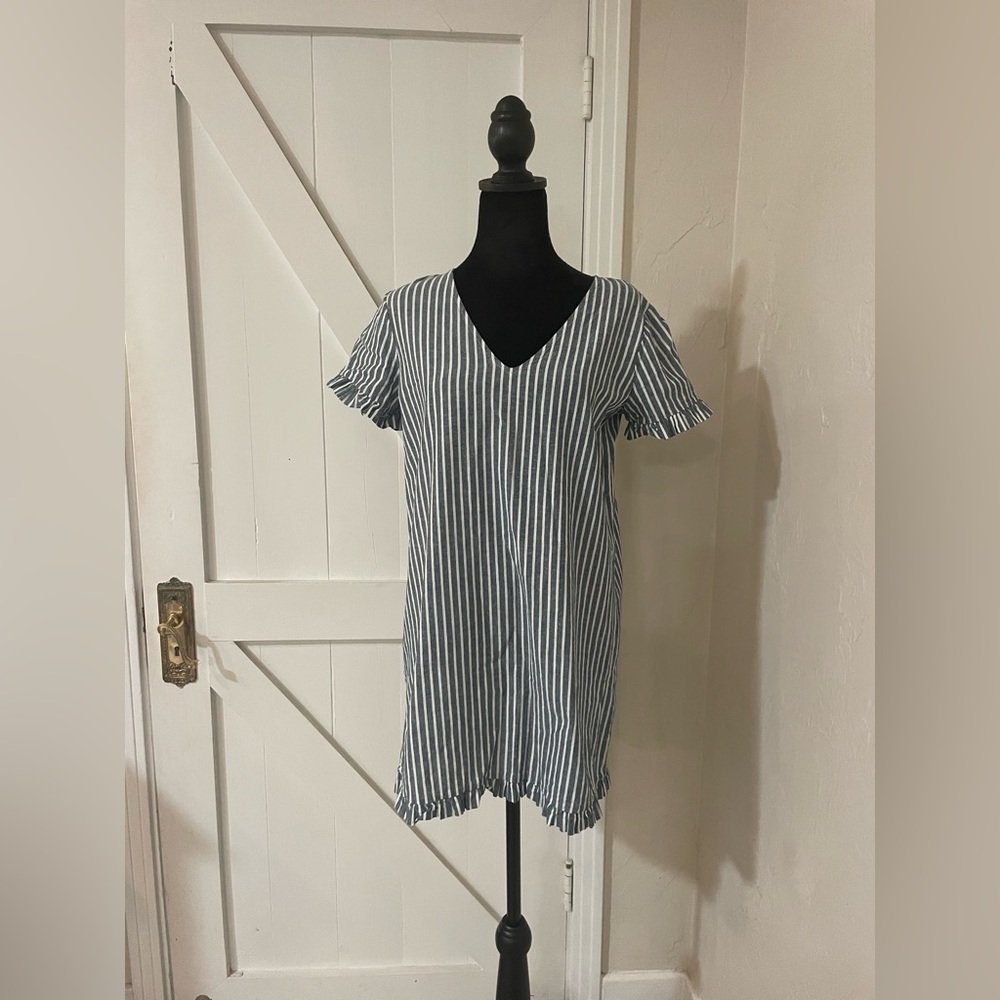 Everly S casual pullover dress blue & white oxford stripe ruffle